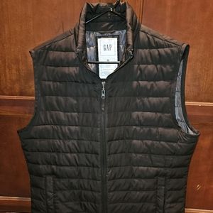 Men's black, light weight down  vest from the Gap